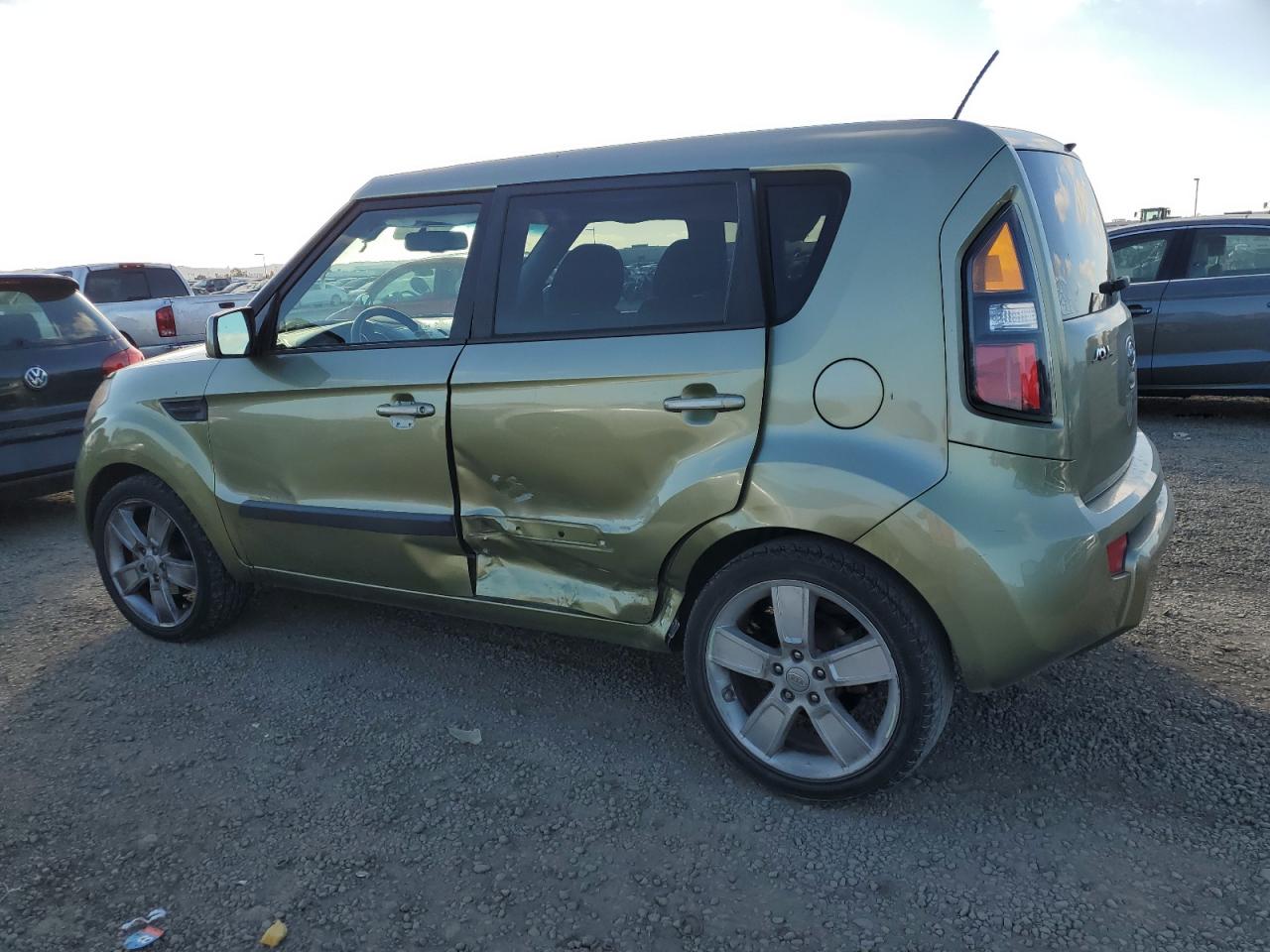 2011 KIA Soul VIN KNDJT2A21B7301779 Copart auction photo, side damage thumbnail 2