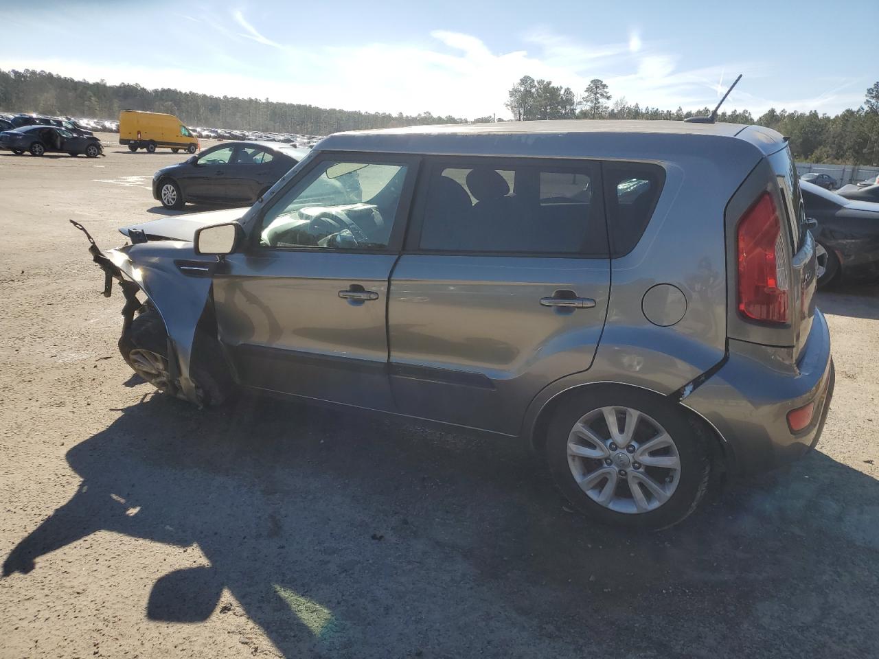2013 KIA Soul VIN KNDJT2A61D7609010 Copart auction photo, undercarriage / front end damage thumbnail 2