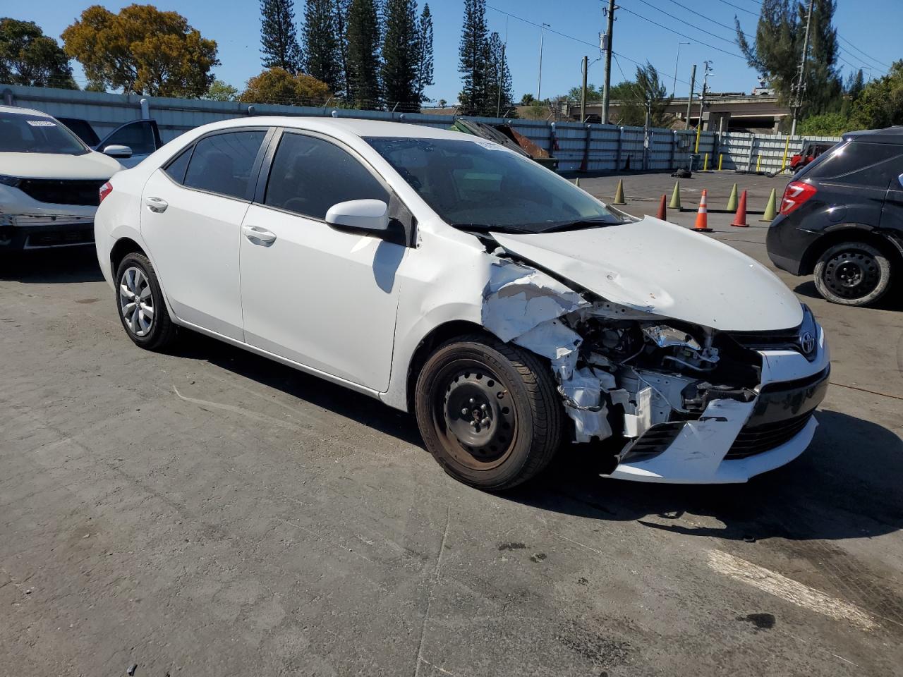 2015 Toyota Corolla VIN 2T1BURHE2FC267575 Copart auction photo, front end damage thumbnail 4
