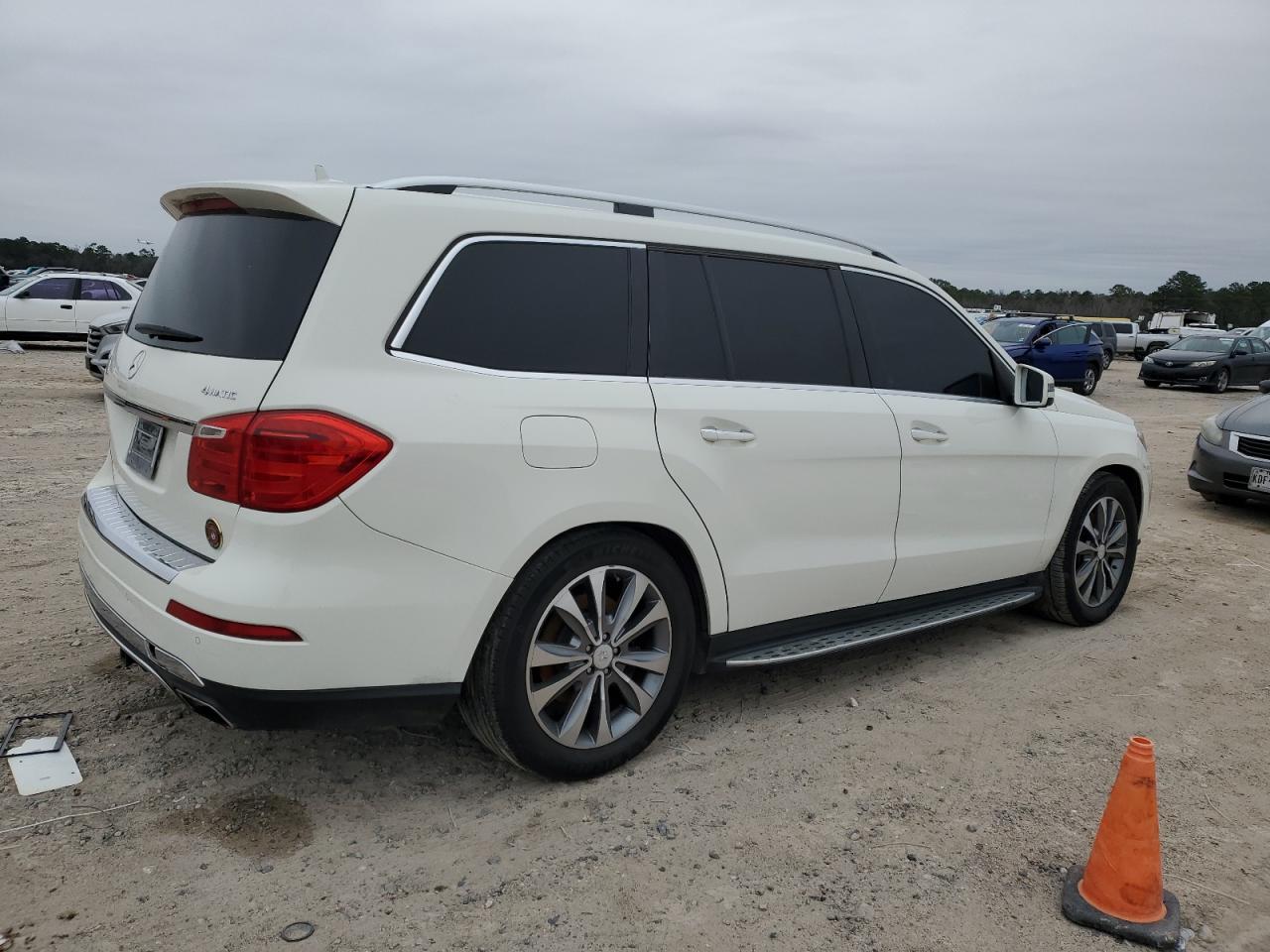 2013 Mercedes-Benz GL-klasse VIN 4JGDF7CE8DA181523 Copart auction photo, normal wear / minor dent/scratches damage thumbnail 3