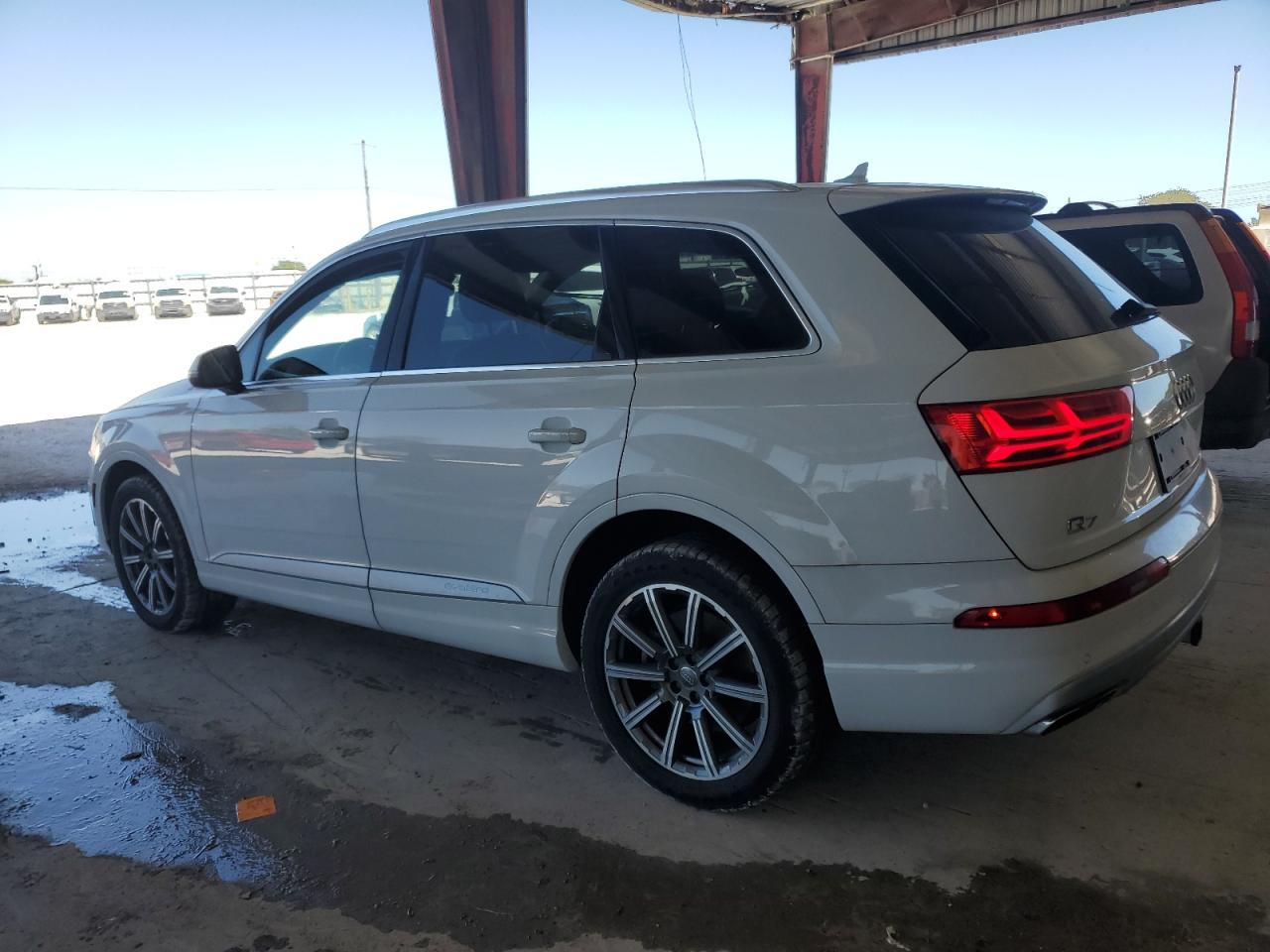 2018 Audi Q7 VIN WA1VAAF72JD020977 Copart auction photo, water/flood damage thumbnail 2
