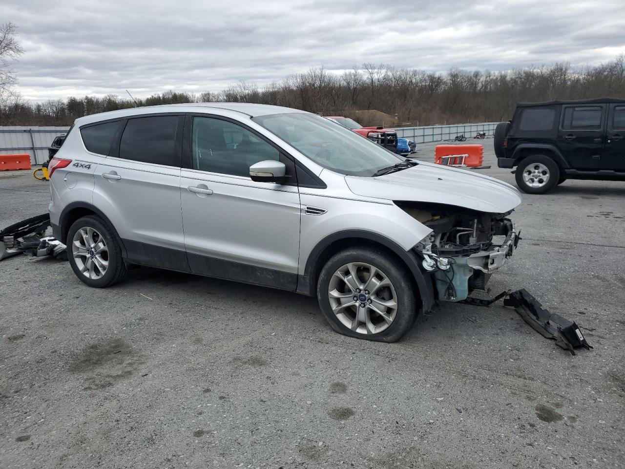 2013 Ford Escape VIN 1FMCU9H90DUA25497 Copart auction photo, front end damage thumbnail 4