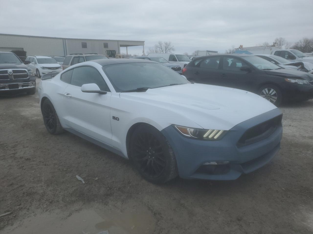 2016 Ford Mustang VIN 1FA6P8CF1G5328566 Copart auction photo, normal wear damage thumbnail 4