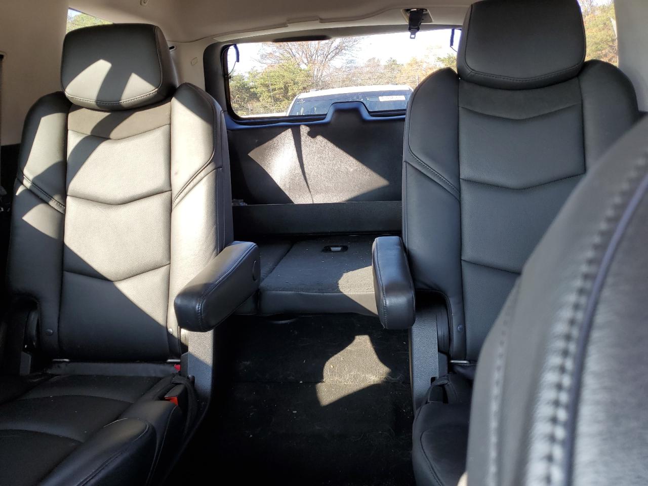 2019 Cadillac Escalade VIN 1GYS4BKJ6KR267800 Copart auction photo, rear end / minor dent/scratches damage thumbnail 10