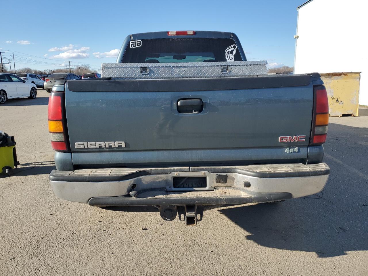 2006 GMC Sierra VIN 2GTEK13T061124472 Copart auction photo, side damage thumbnail 6