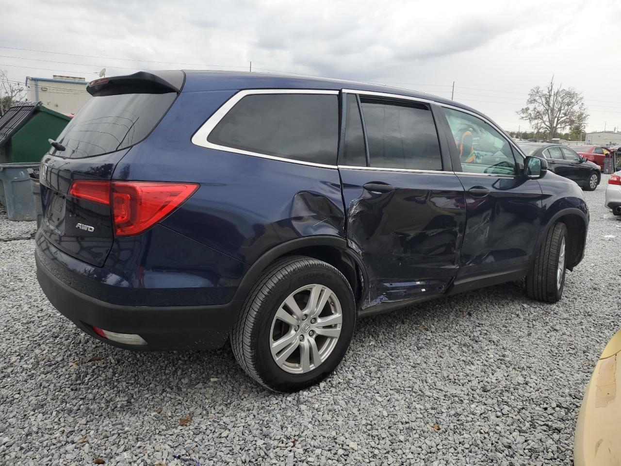 2016 Honda Pilot VIN 5FNYF6H11GB013739 Copart auction photo, side damage thumbnail 3