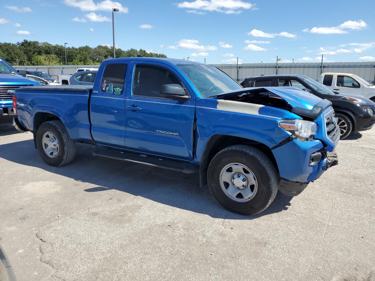 2017 Toyota Tacoma VIN 5TFRX5GN6HX077041 Copart auction photo, front end / rear end damage thumbnail 4