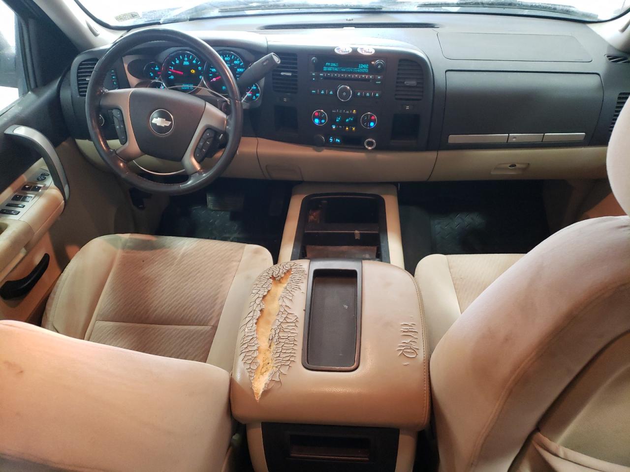 2007 Chevrolet Silverado VIN 2GCEC19J171638447 Copart auction photo, front end damage thumbnail 8