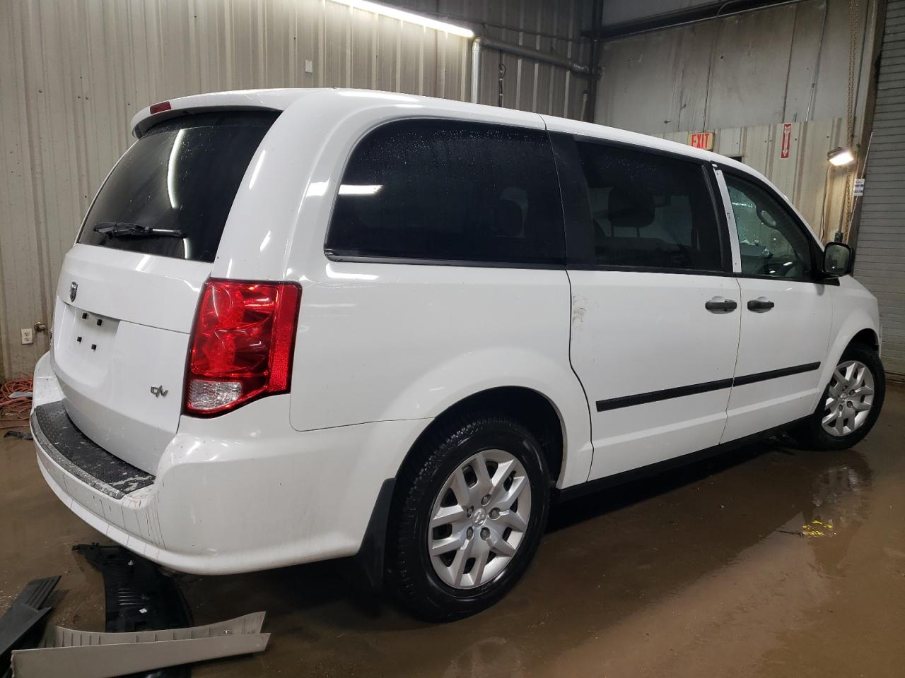 2015 RAM Cargo Van Tradesman VIN 2C4JRGAG7FR530530 Copart auction photo, front end / side damage thumbnail 3