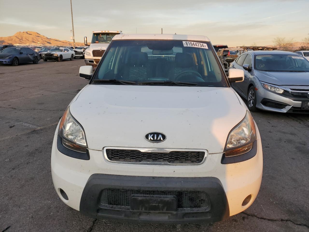 2011 KIA Soul VIN KNDJT2A28B7284592 Copart auction photo, side damage thumbnail 5