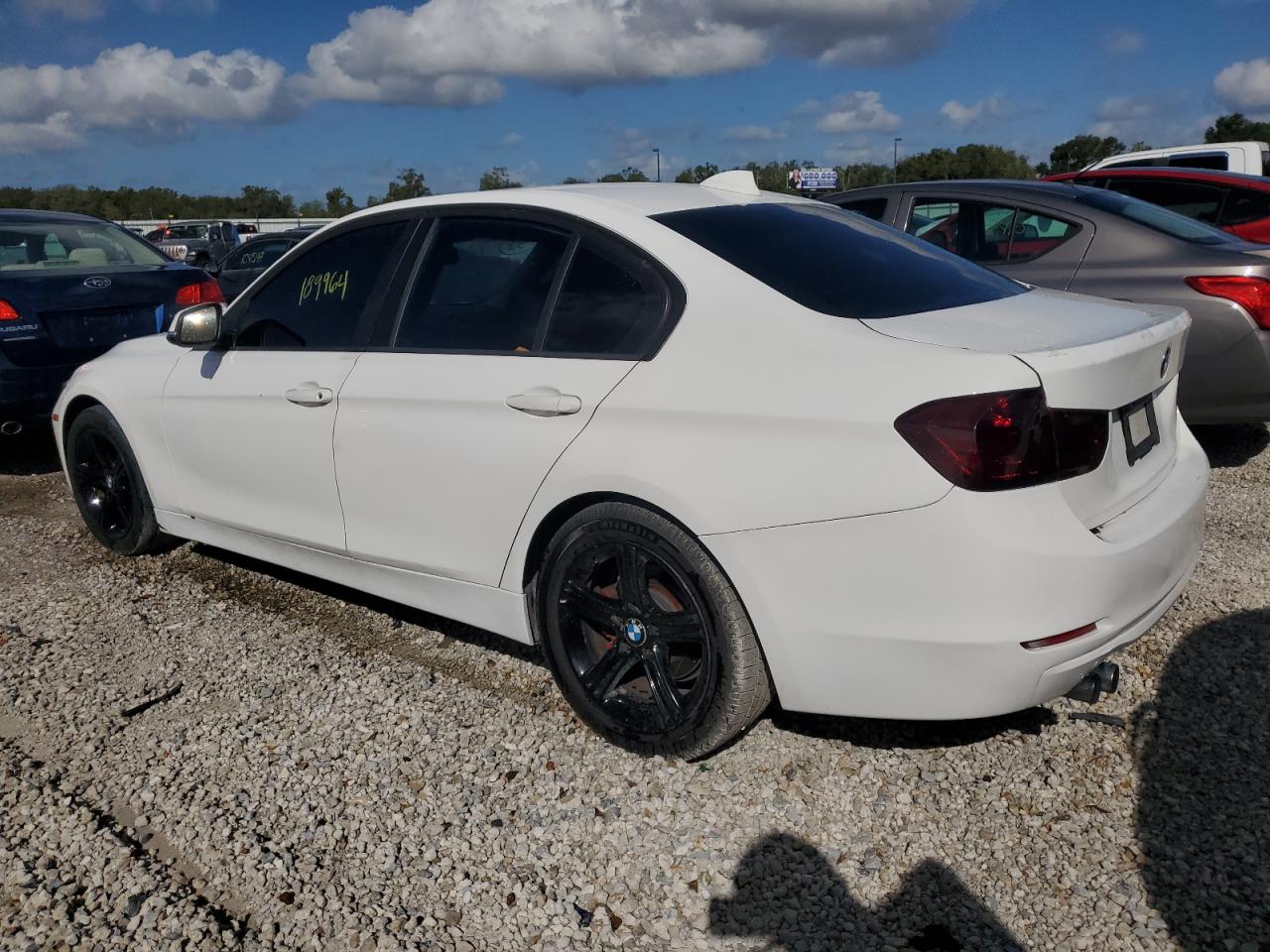 2013 BMW 3er VIN WBA3A5G5XDNP24289 Copart auction photo, rear end / water/flood damage thumbnail 2