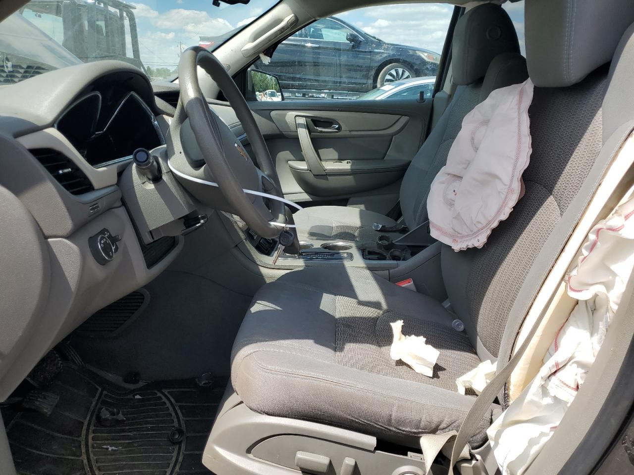 2016 Chevrolet Traverse VIN 1GNKRFKDXGJ256689 Copart auction photo, front end / side damage thumbnail 7
