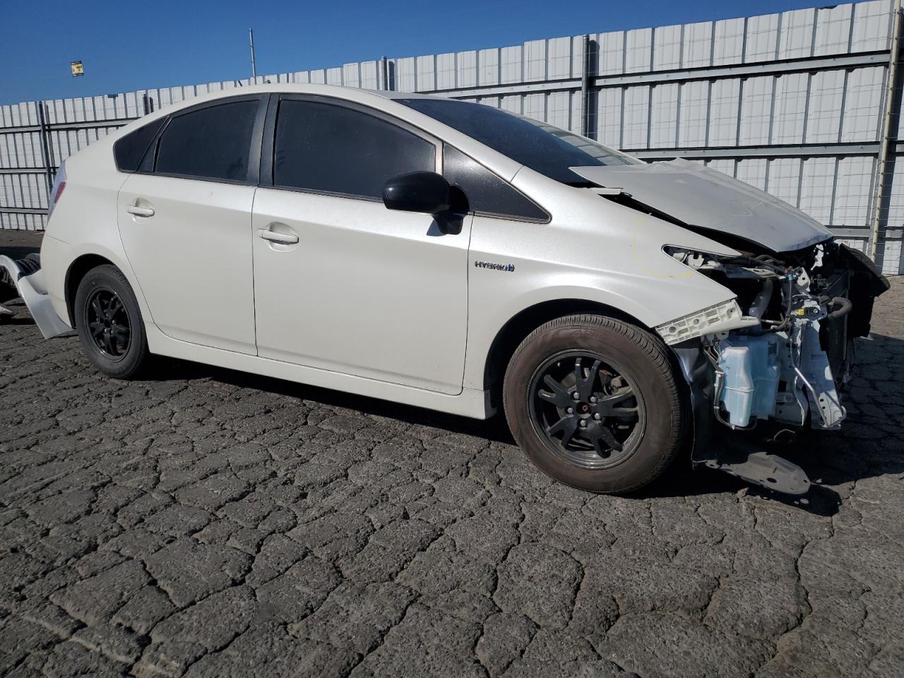 2015 Toyota Prius VIN JTDKN3DU7F1895997 Copart auction photo, front end / side damage thumbnail 4