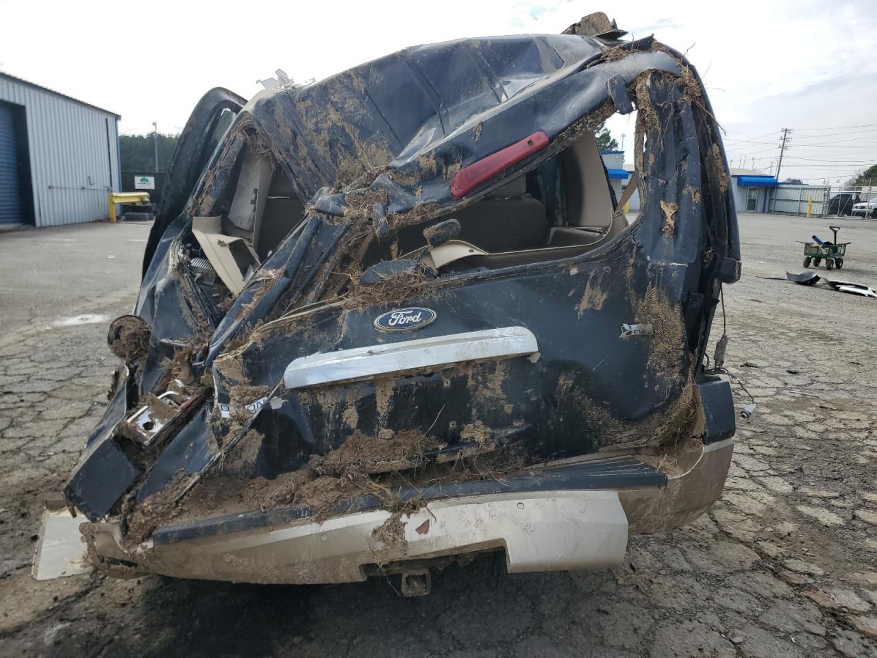 2011 Ford Expedition VIN 1FMJU1J53BEF02687 Copart auction photo, rollover / minor dent/scratches damage thumbnail 6