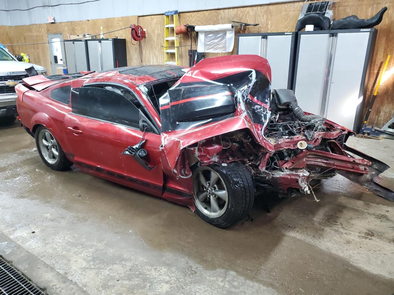 2008 Ford Mustang VIN 1ZVHT80N885131290 Copart auction photo, front end / all over damage thumbnail 4