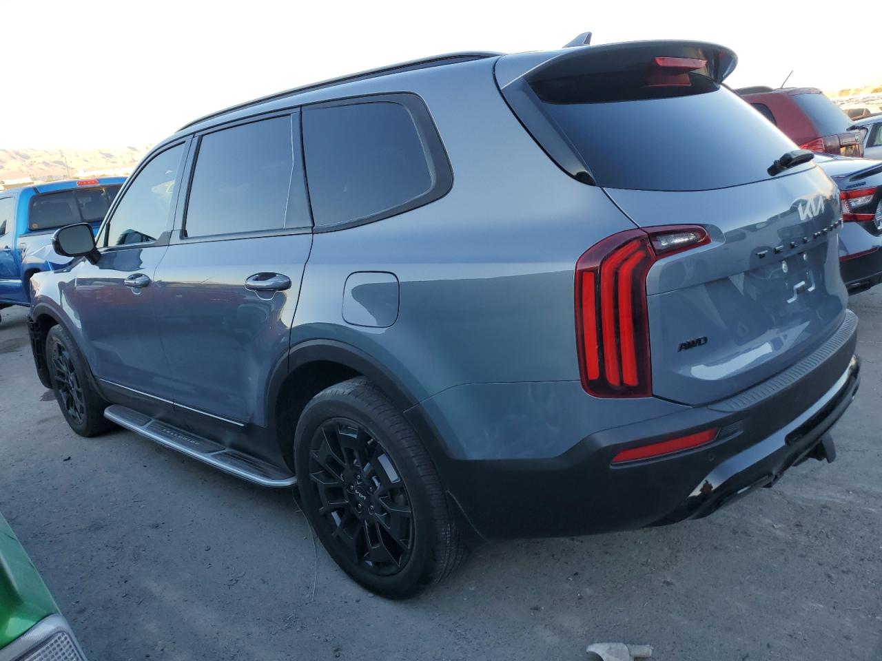 2022 KIA Telluride VIN 5XYP5DHC9NG284252 Copart auction photo, front end / side damage thumbnail 2