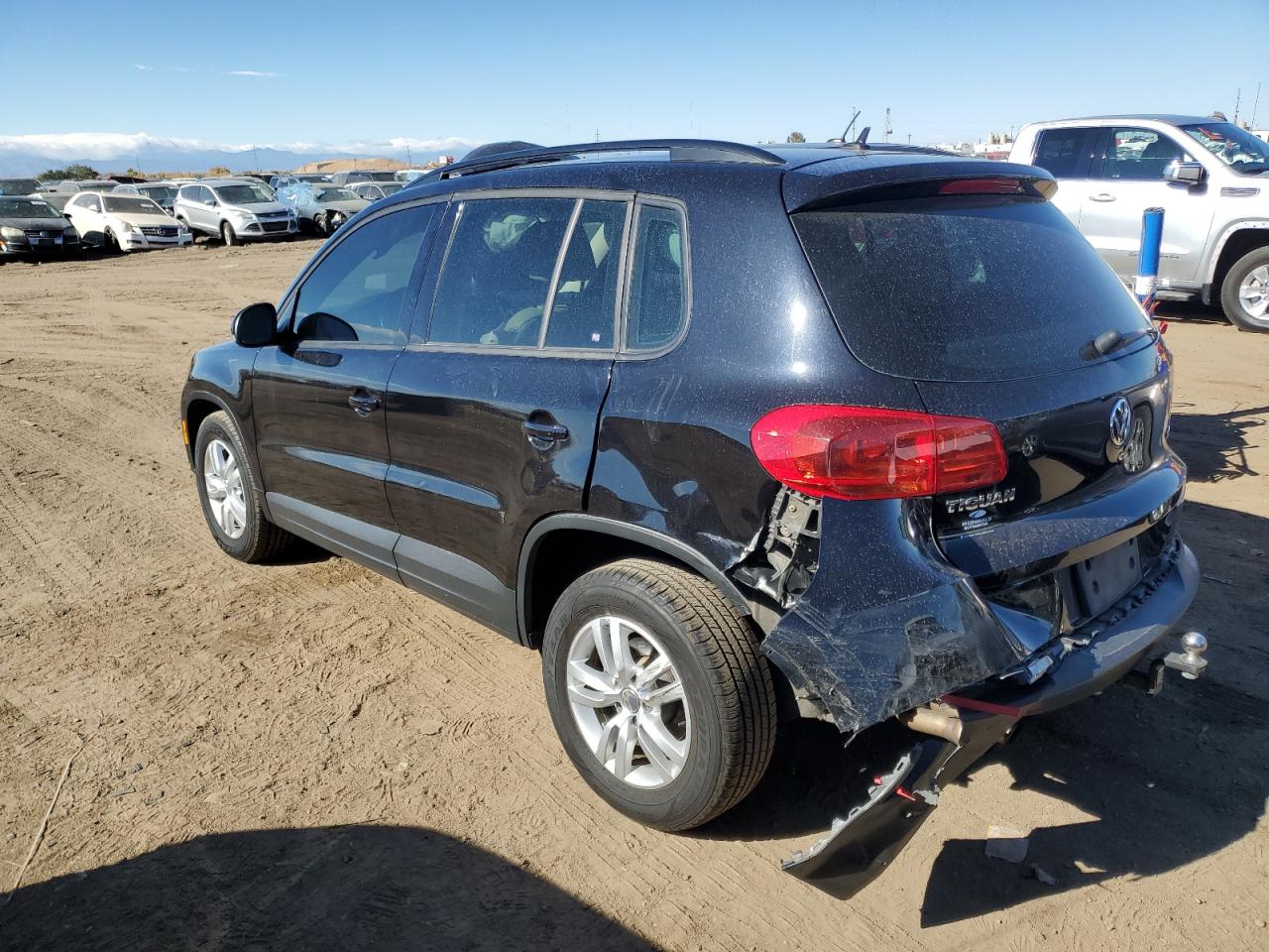 2016 Volkswagen Tiguan VIN WVGBV7AX7GW607286 Copart auction photo, rear end damage thumbnail 2