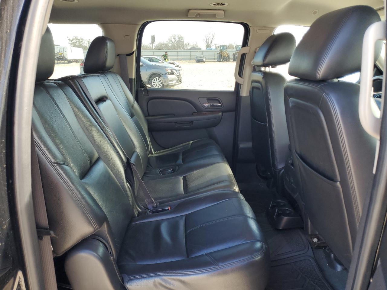 2012 Chevrolet Suburban VIN 1GNSKJE7XCR166063 Copart auction photo, vandalism damage thumbnail 11