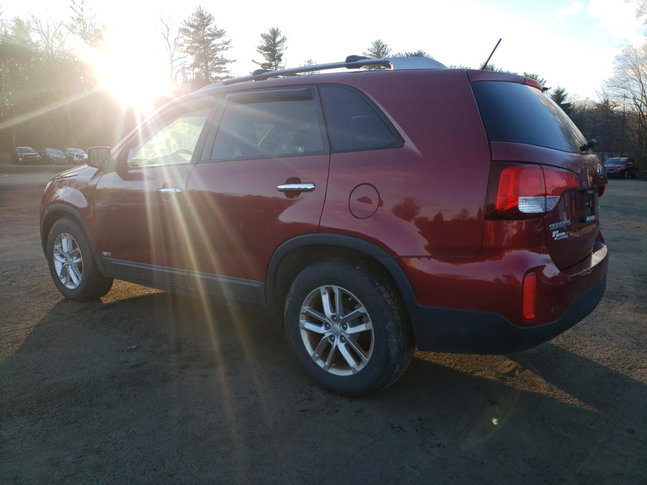 2015 KIA Sorento VIN 5XYKTDA74FG583808 Copart auction photo, minor dent/scratches damage thumbnail 2