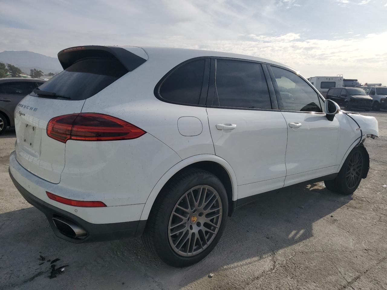 2017 Porsche Cayenne VIN WP1AA2A26HKA84675 Copart auction photo, front end damage thumbnail 3