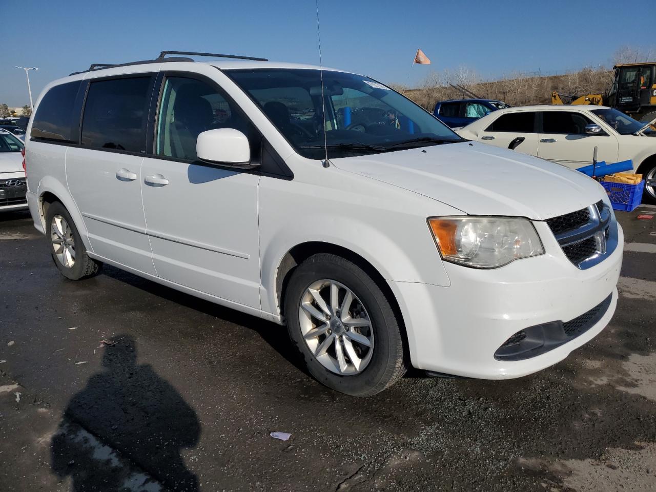 2014 Dodge Caravan VIN 2C4RDGCG9ER291236 Copart auction photo, side / hail damage thumbnail 4