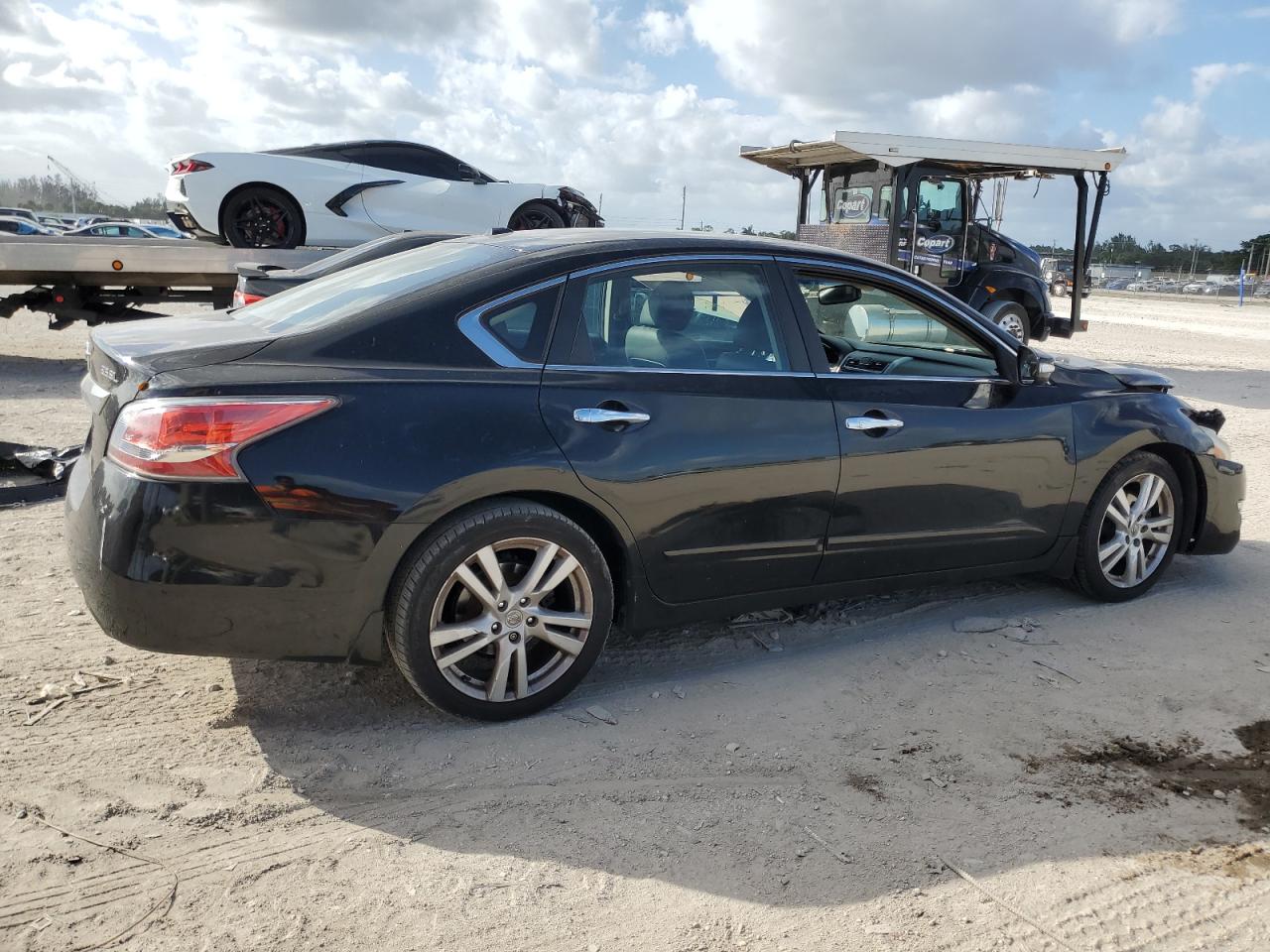 2015 Nissan Altima VIN 1N4BL3AP8FC143823 Copart auction photo, front end / minor dent/scratches damage thumbnail 3