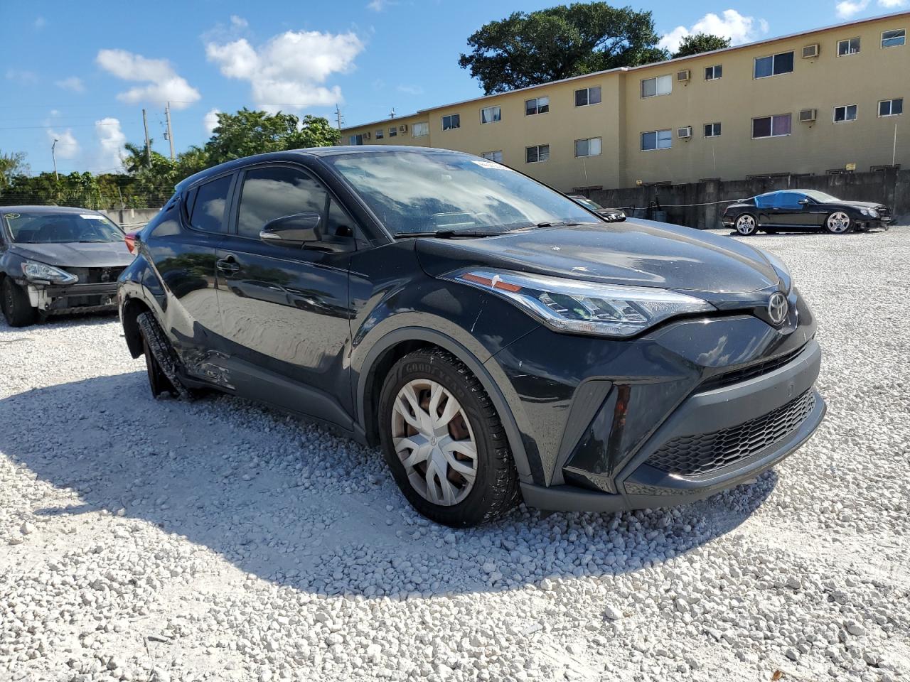 2020 Toyota C-HR VIN JTNKHMBX7L1072830 Copart auction photo, side / minor dent/scratches damage thumbnail 4