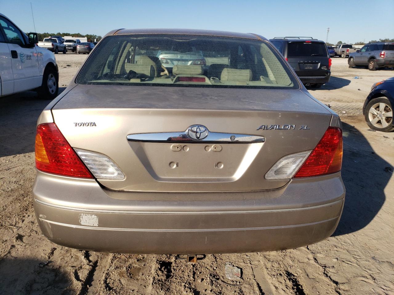 2001 Toyota Avalon VIN 4T1BF28B11U142596 Copart auction photo, front end damage thumbnail 6
