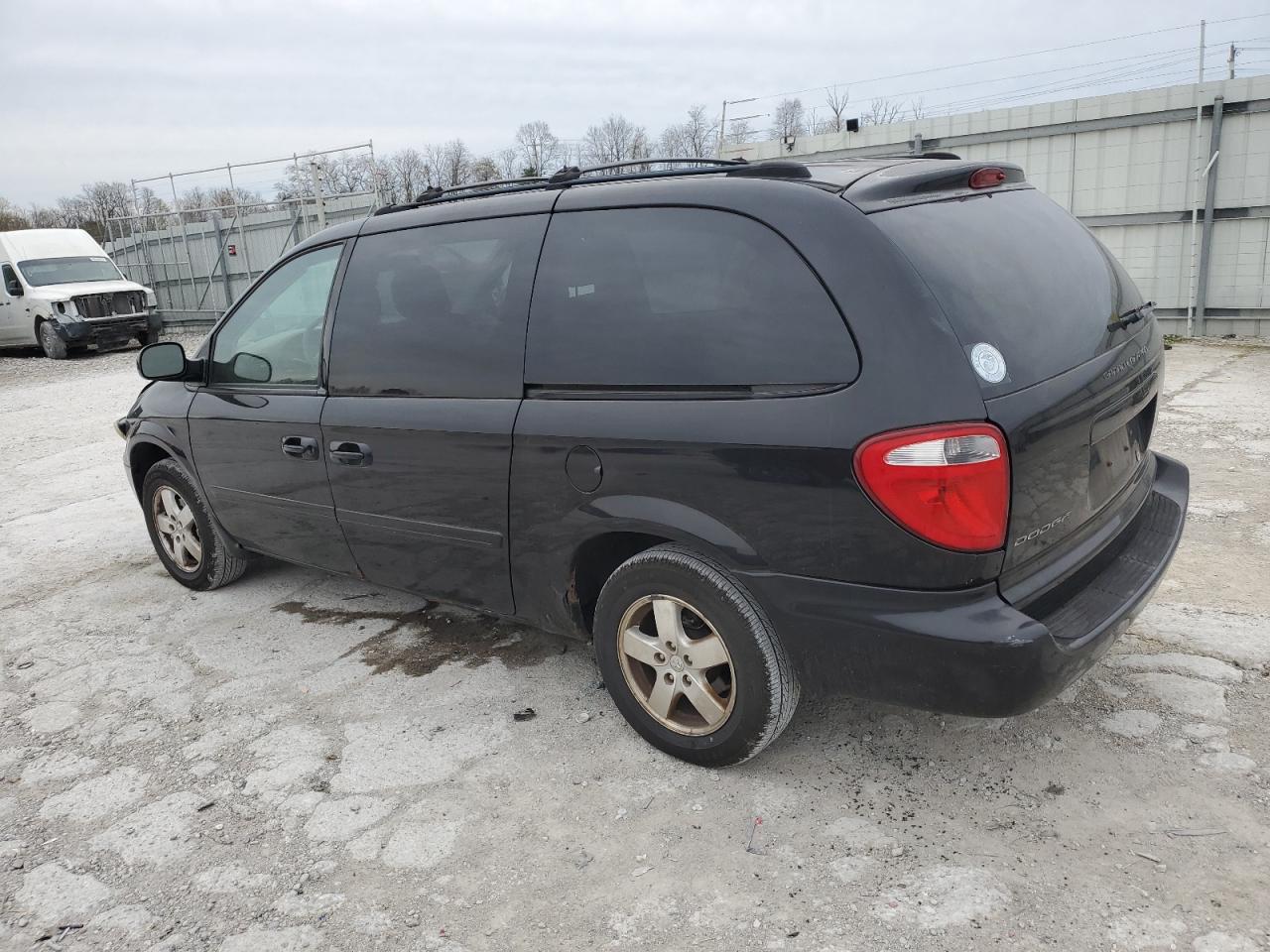 2005 Dodge Caravan VIN 2D4GP44L55R574177 Copart auction photo, front end / minor dent/scratches damage thumbnail 2