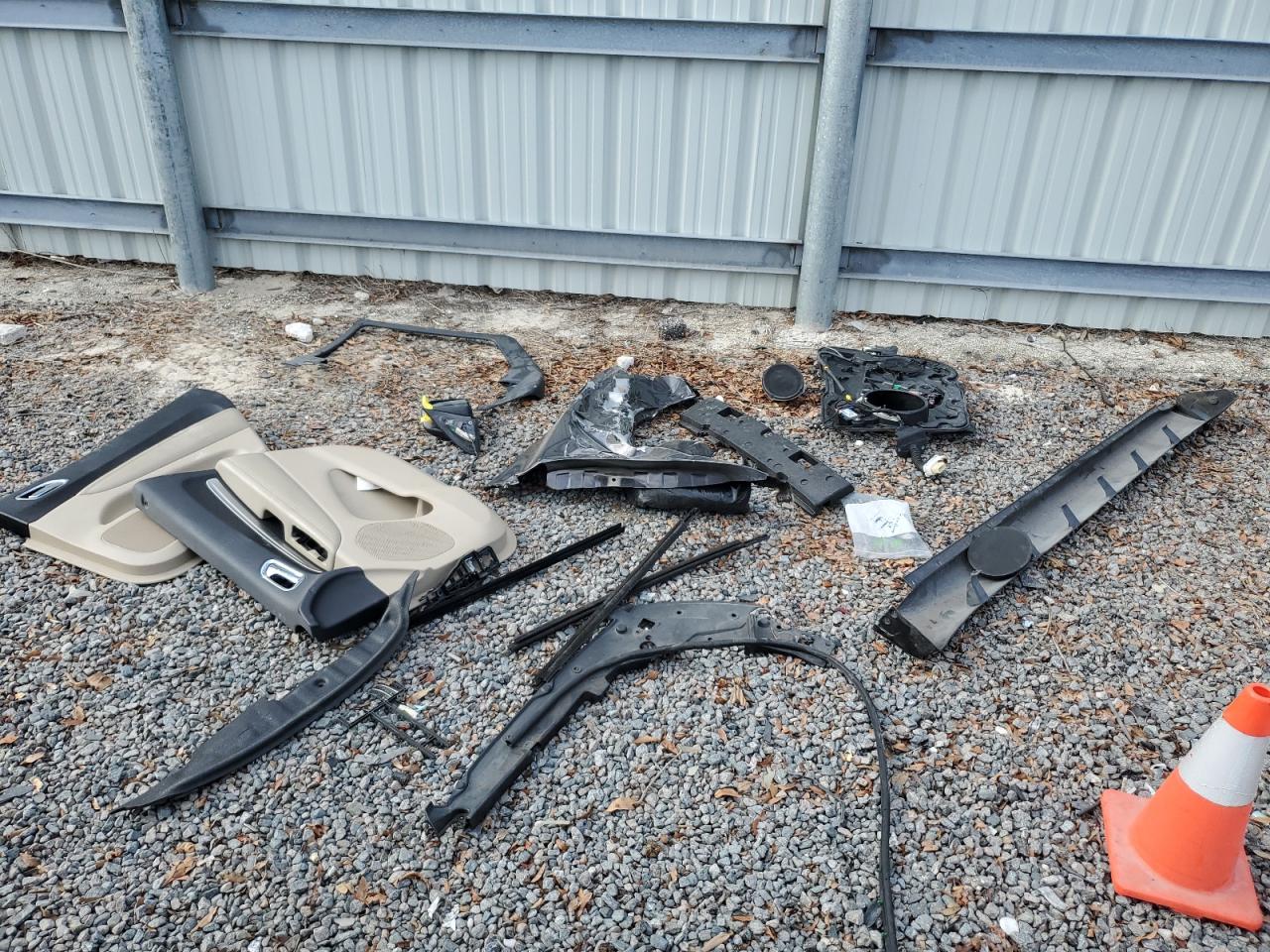 2017 Dodge Durango VIN 1C4RDHDG0HC697598 Copart auction photo, front end / side damage thumbnail 13