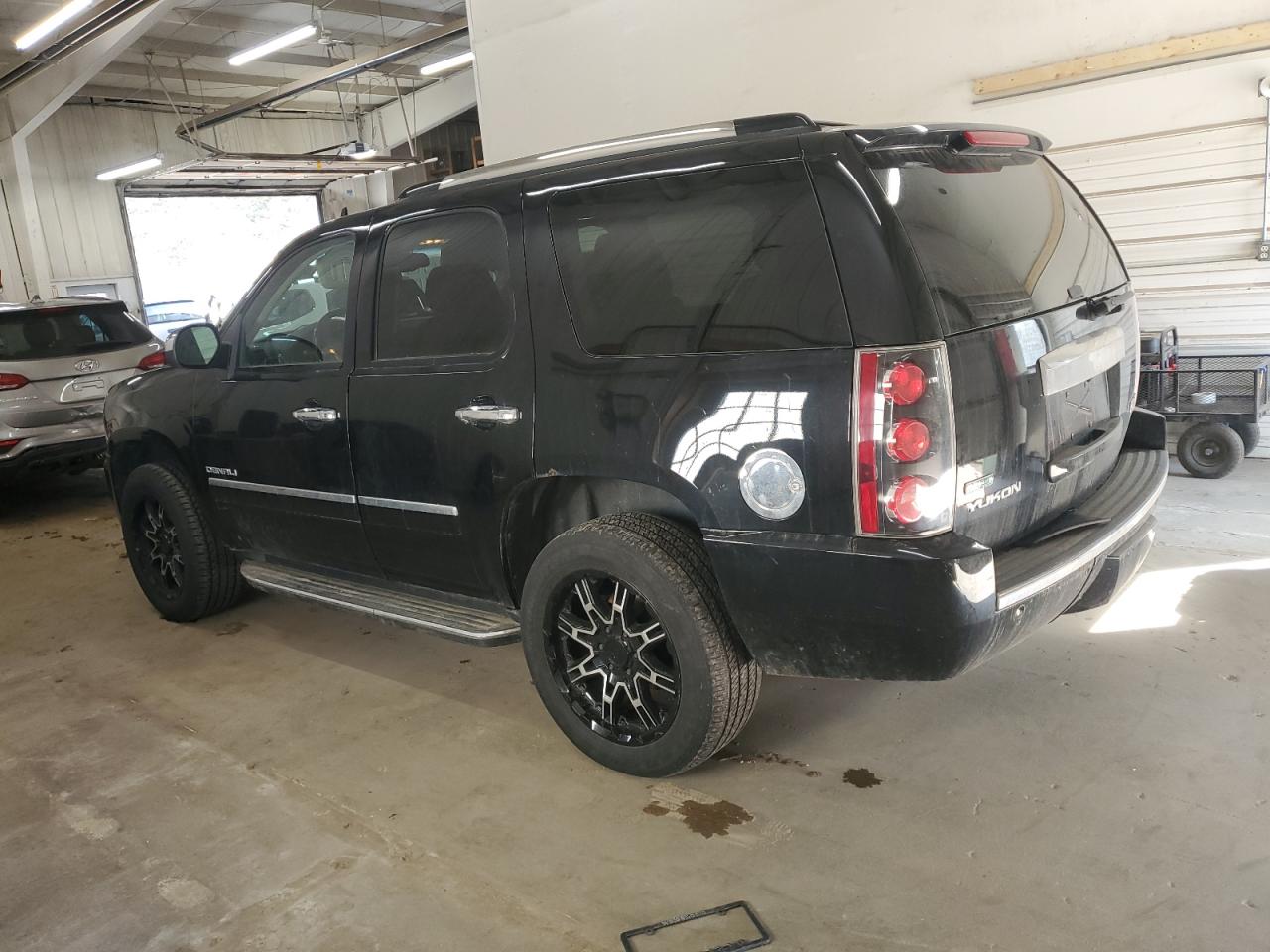 2011 GMC Yukon VIN 1GKS2EEF0BR223140 Copart auction photo, side damage thumbnail 2