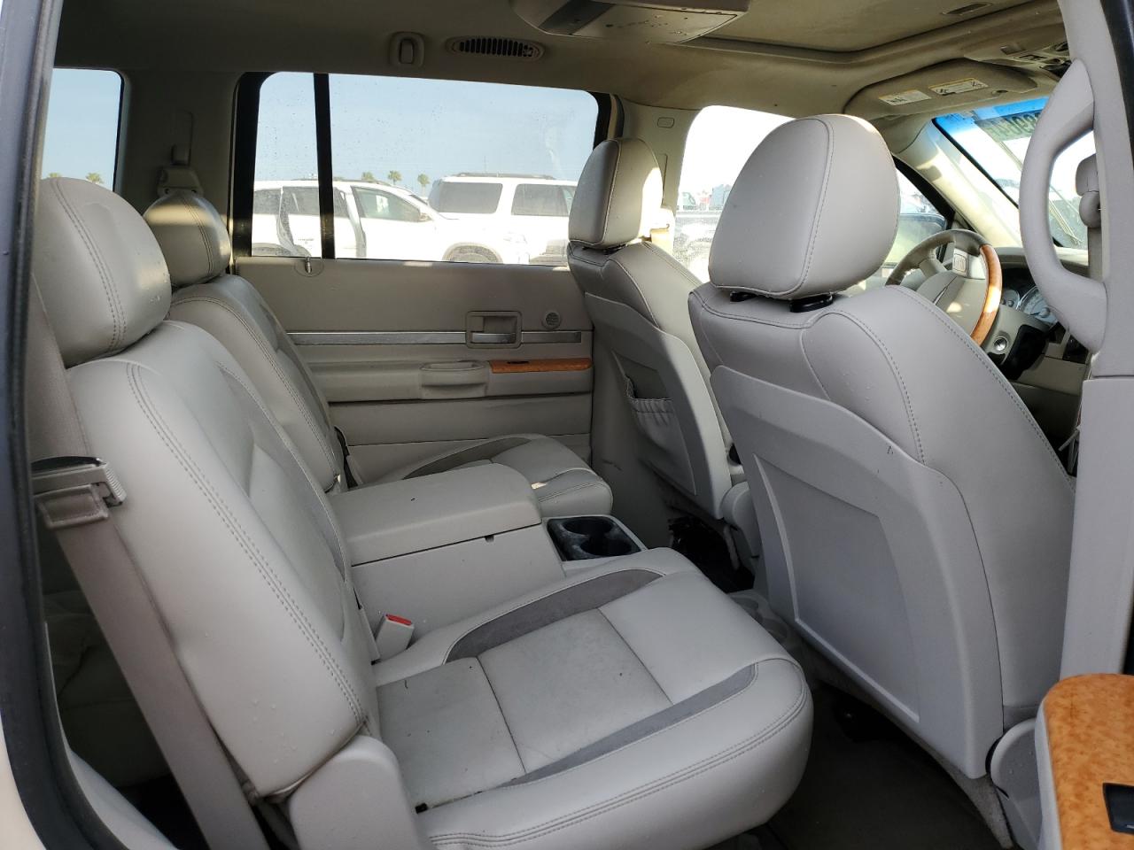 2008 Chrysler Aspen VIN 1A8HW58238F104133 Copart auction photo, water/flood damage thumbnail 11