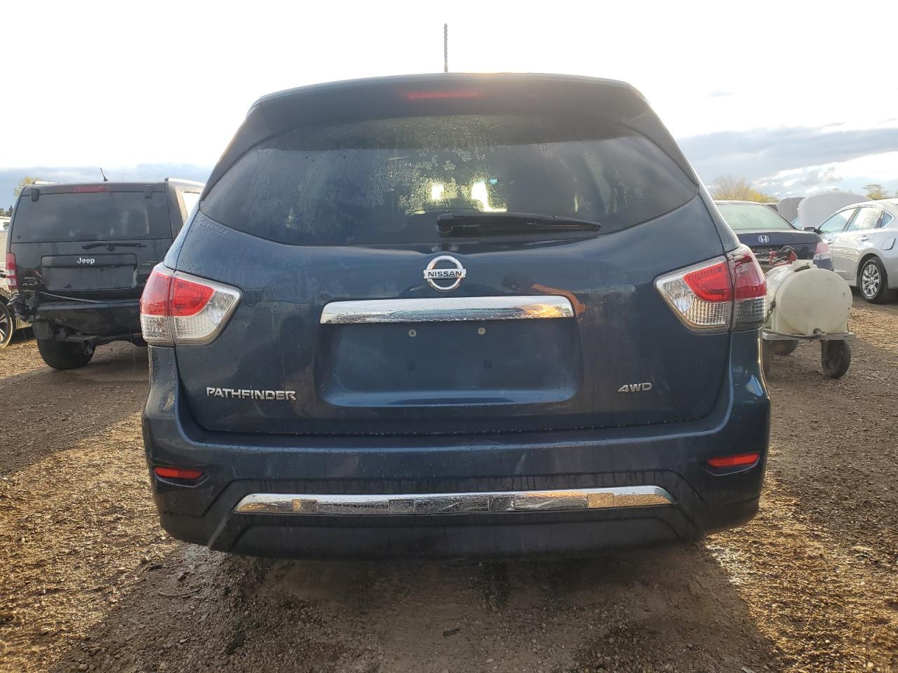 2015 Nissan Pathfinder VIN 5N1AR2MM7FC615246 Copart auction photo, front end damage thumbnail 6