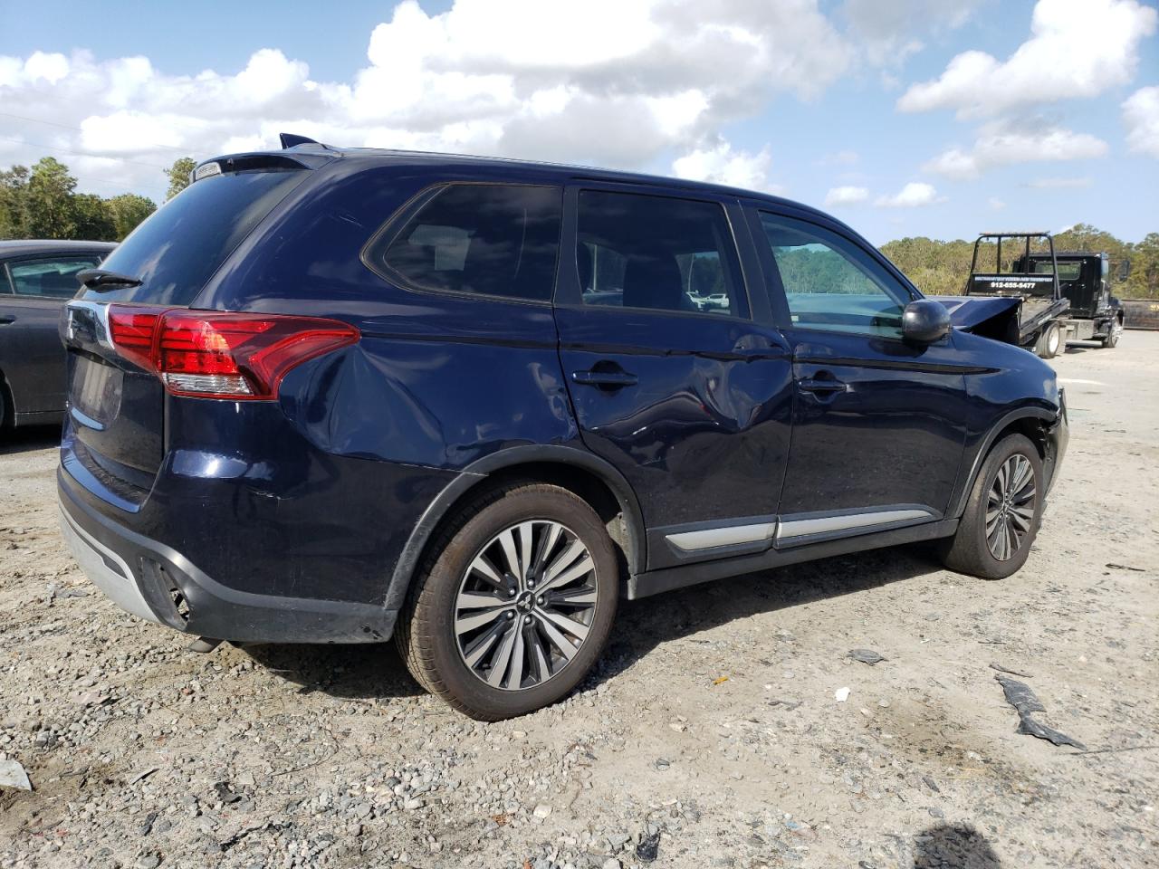 2020 Mitsubishi Outlander VIN JA4AD2A33LZ011324 Copart auction photo, front end / minor dent/scratches damage thumbnail 3