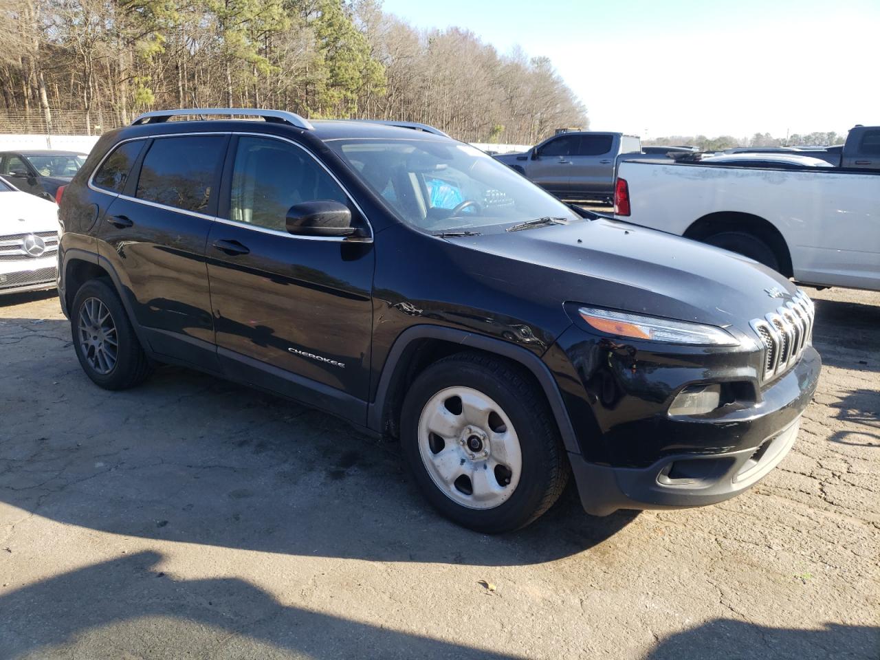 2017 Jeep Grand Cherokee VIN 1C4PJLCB4HW604685 Copart auction photo, side / front end damage thumbnail 4