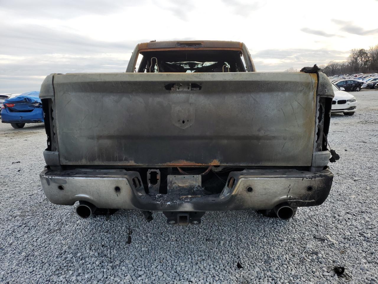 2018 RAM 1500 VIN 1C6RR6GT5JS105355 Copart auction photo, burn damage thumbnail 6