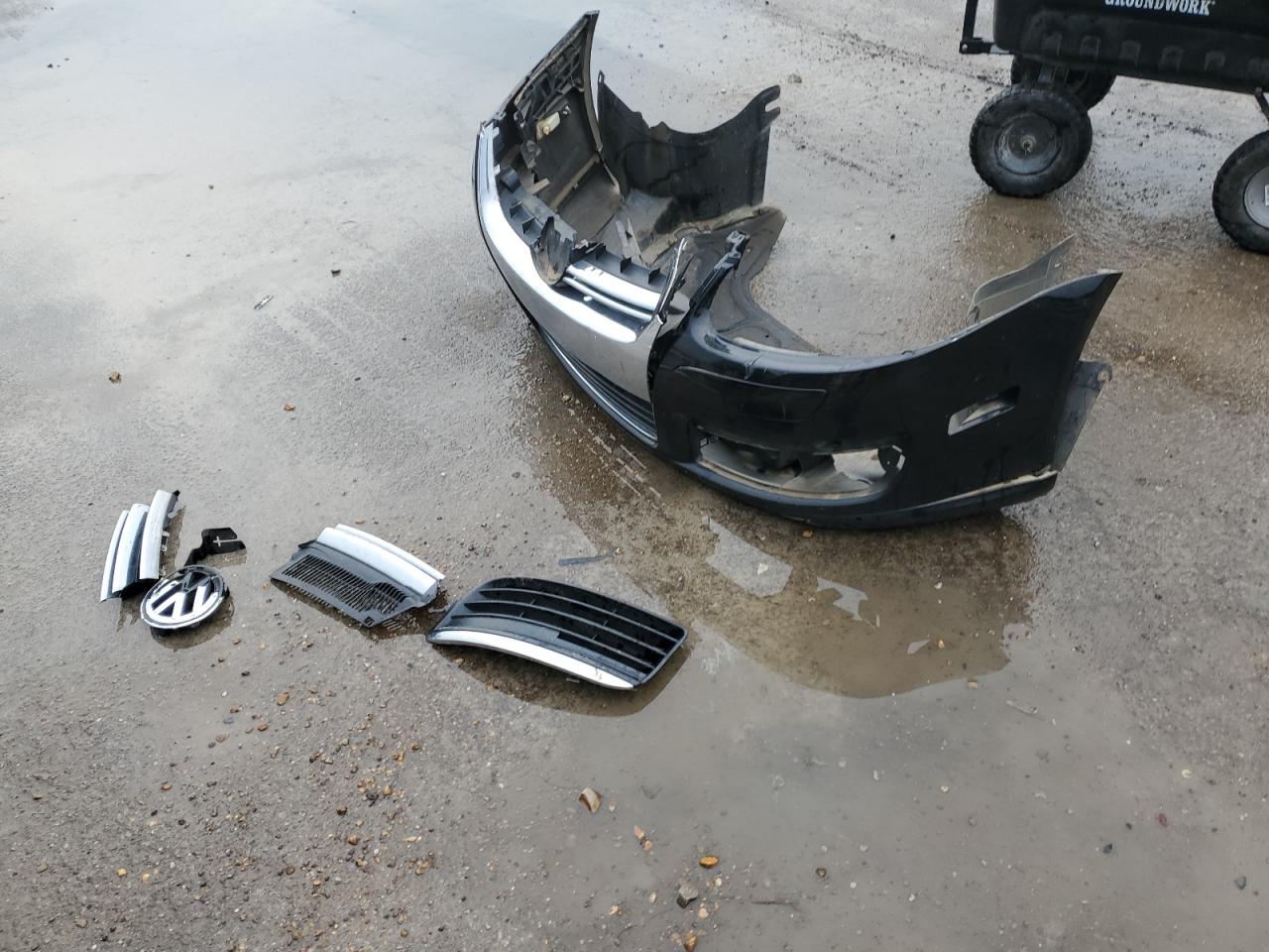 2007 Volkswagen Jetta VIN 3VWEF71K07M058935 Copart auction photo, front end / side damage thumbnail 14