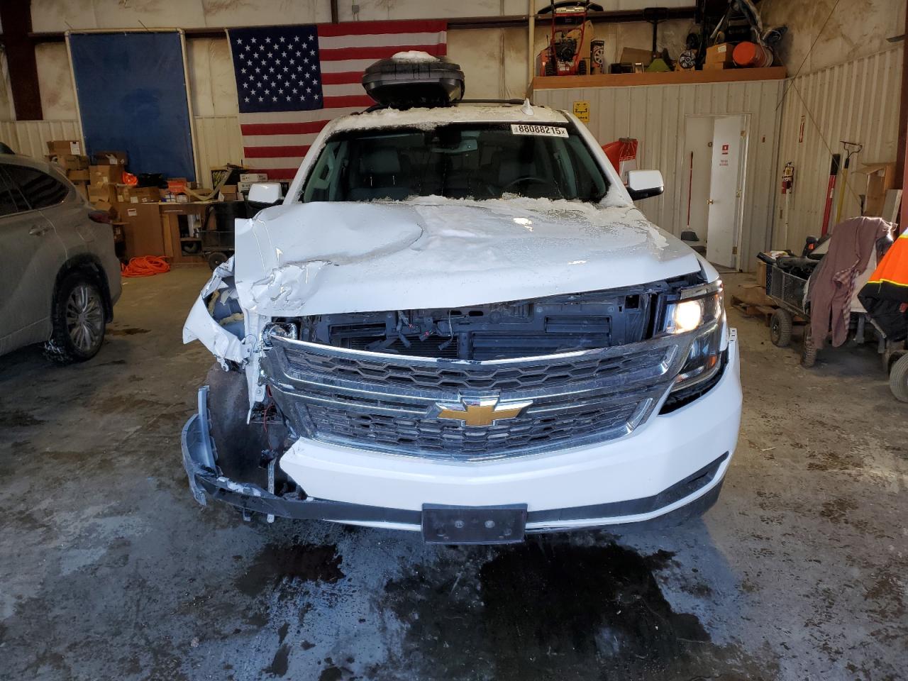 2020 Chevrolet Tahoe VIN 1GNSKBKC7LR308554 Copart auction photo, front end / minor dent/scratches damage thumbnail 5