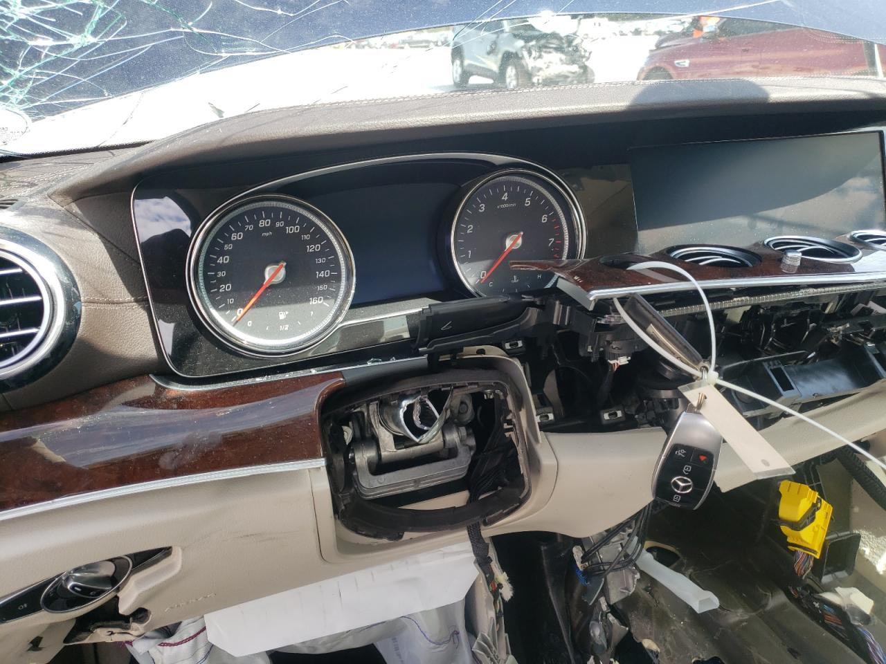 2019 Mercedes-Benz E-klasse VIN WDDZF4JB2KA593697 Copart auction photo, front end / minor dent/scratches damage thumbnail 8