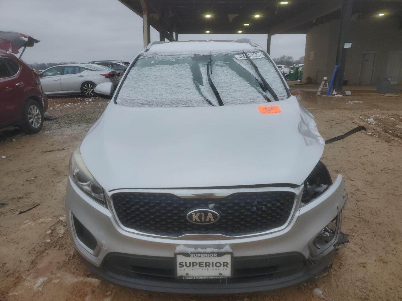 2017 KIA Sorento VIN 5XYPG4A32HG194501 Copart auction photo, front end / side damage thumbnail 5