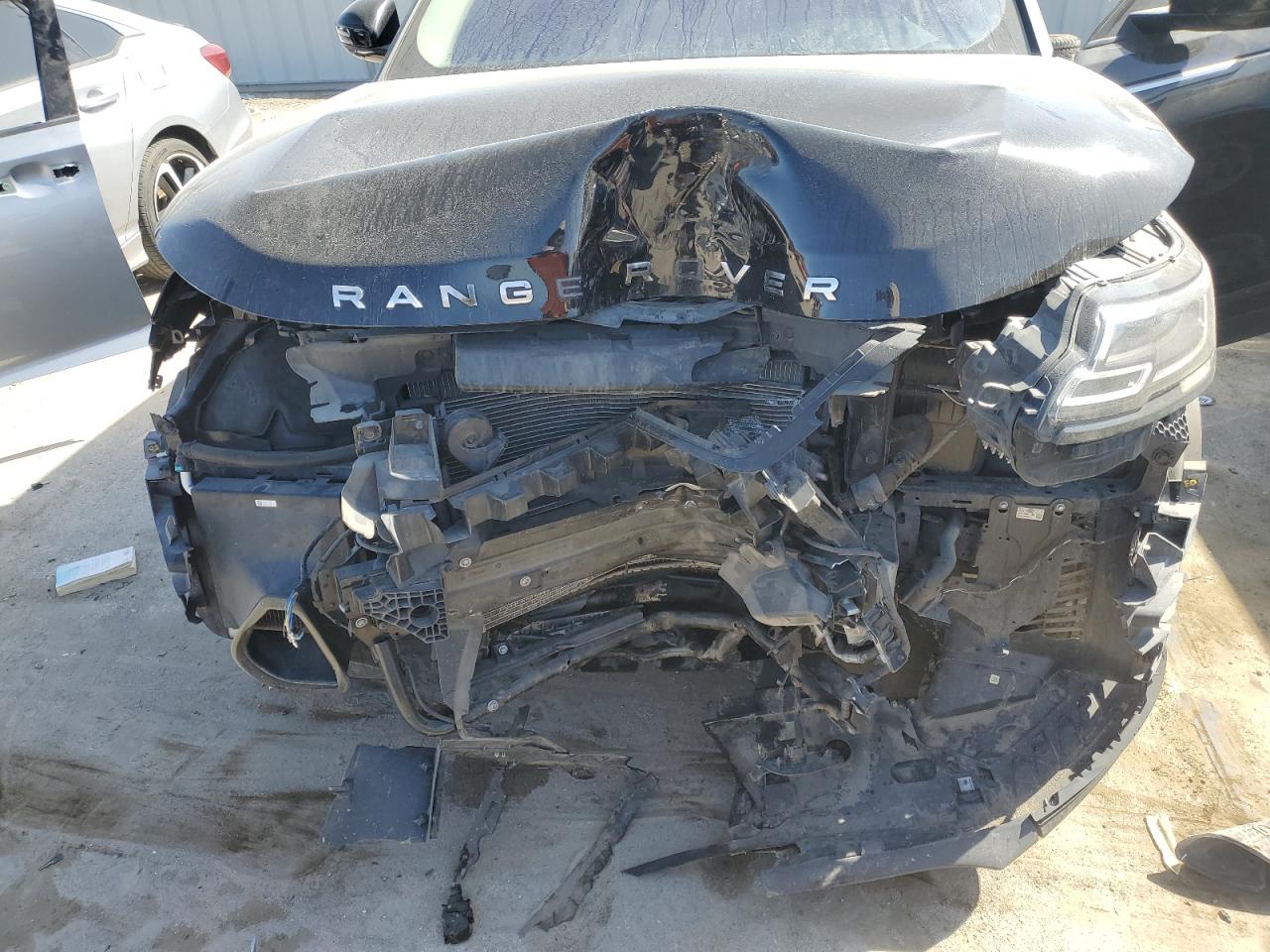 2018 Land Rover Range Rover VIN SALYB2RN9JA732719 Copart auction photo, front end damage thumbnail 13
