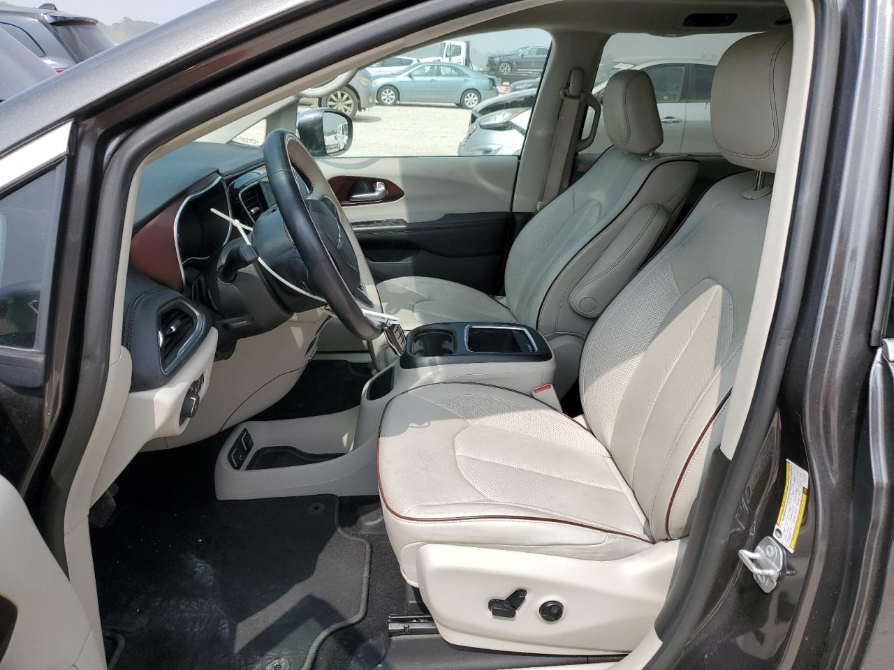 2020 Chrysler Pacifica VIN 2C4RC1GGXLR104237 Copart auction photo, front end / minor dent/scratches damage thumbnail 7