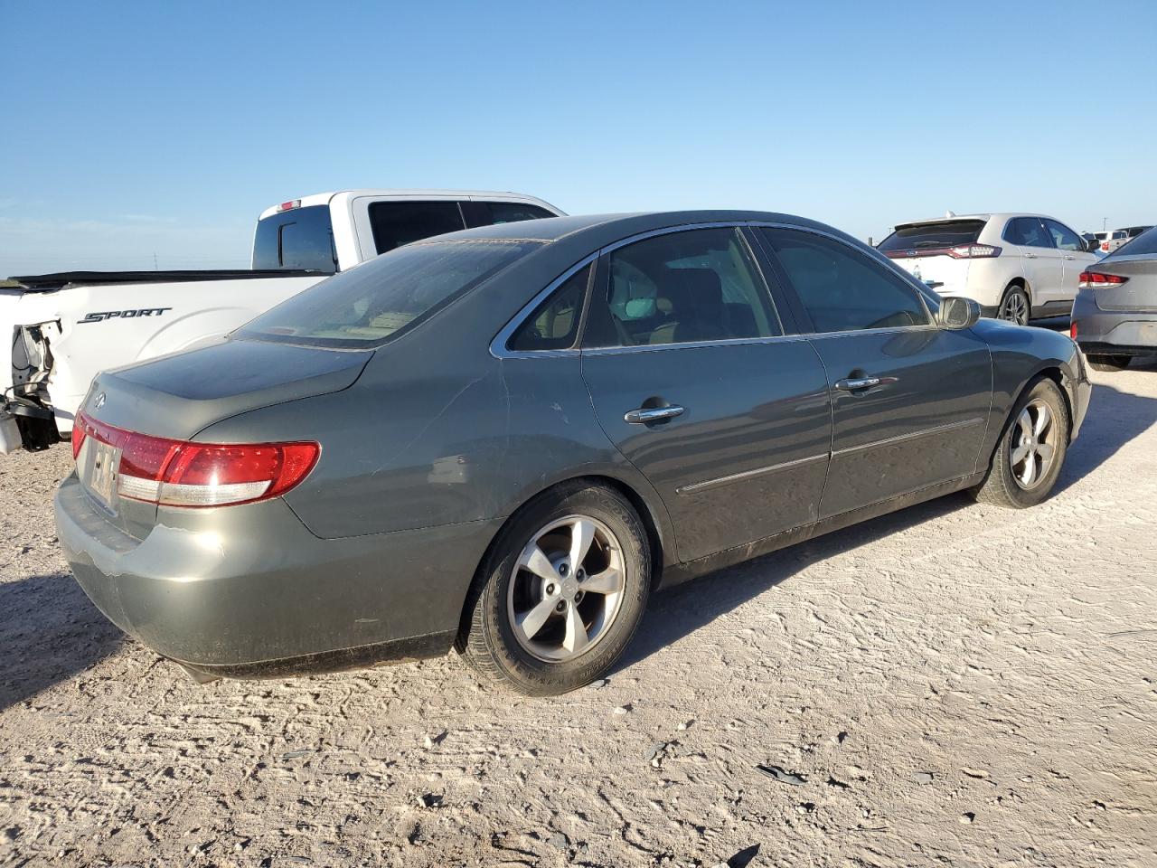 2007 Hyundai Azera VIN KMHFC46F07A184036 Copart auction photo, water/flood damage thumbnail 3