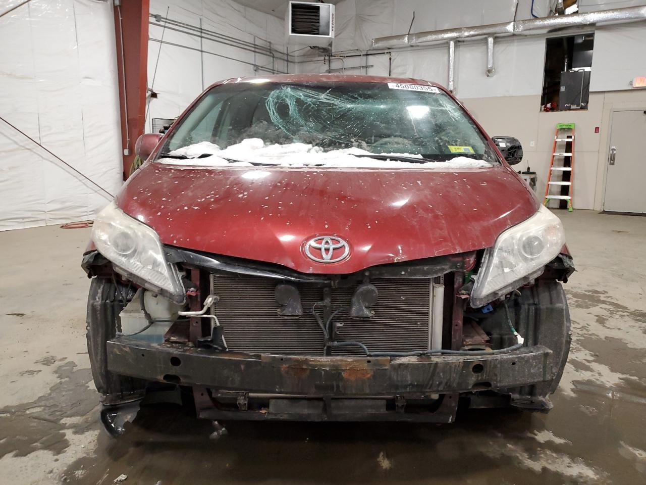 2012 Toyota Sienna VIN 5TDKK3DCXCS218196 Copart auction photo, front end / minor dent/scratches damage thumbnail 5