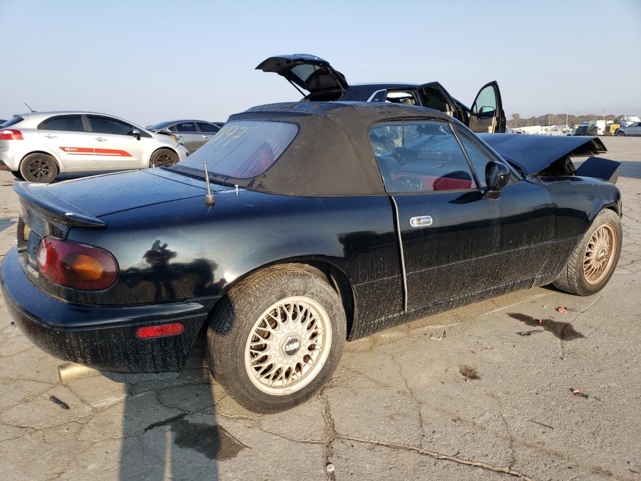 1993 Mazda MX-5 VIN JM1NA3518P1410197 Copart auction photo, front end damage thumbnail 3
