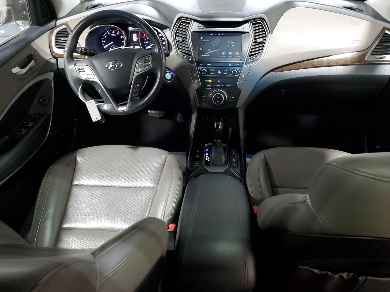 2017 Hyundai Santa Fe VIN 5XYZWDLA1HG455558 Copart auction photo, rear end damage thumbnail 8