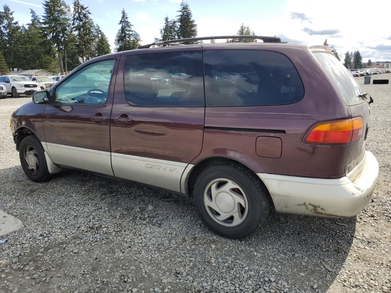 2000 Toyota Sienna VIN 4T3ZF13C3YU188909 Copart auction photo, front end damage thumbnail 2
