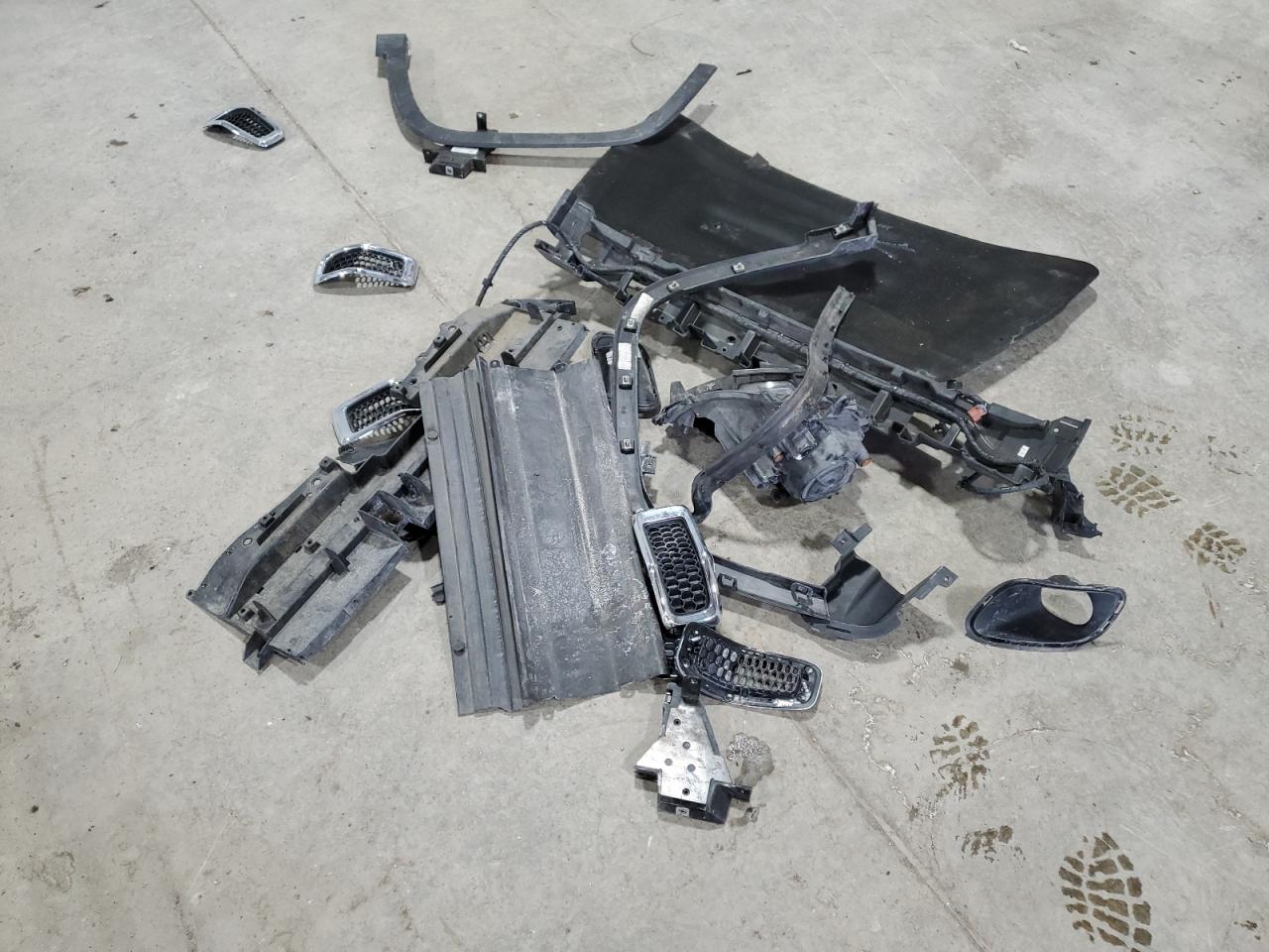 2015 Jeep Grand Cherokee VIN 1C4PJMCS5FW652117 Copart auction photo, front end damage thumbnail 13