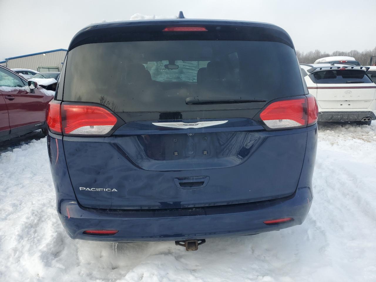 2017 Chrysler Pacifica VIN 2C4RC1CG1HR571818 Copart auction photo, front end damage thumbnail 6
