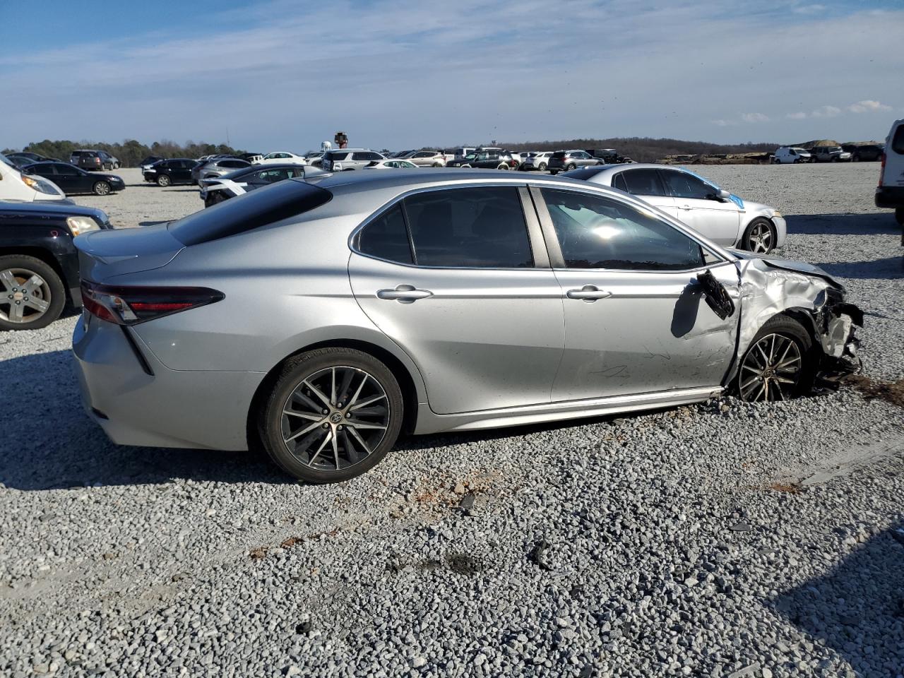 2022 Toyota Camry VIN 4T1G11AK5NU017731 Copart auction photo, front end / side damage thumbnail 3